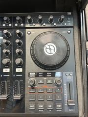 Native Instruments Traktor Kontrol S4 DJ Controller w/ Odyssey Glide Case